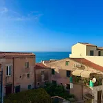 Vittorio Emanuele Street House *