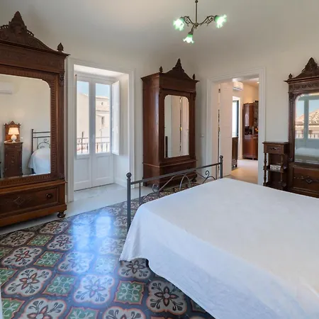 Vittorio Emanuele Street House