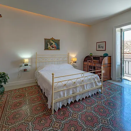 Vittorio Emanuele Street House Apartment *