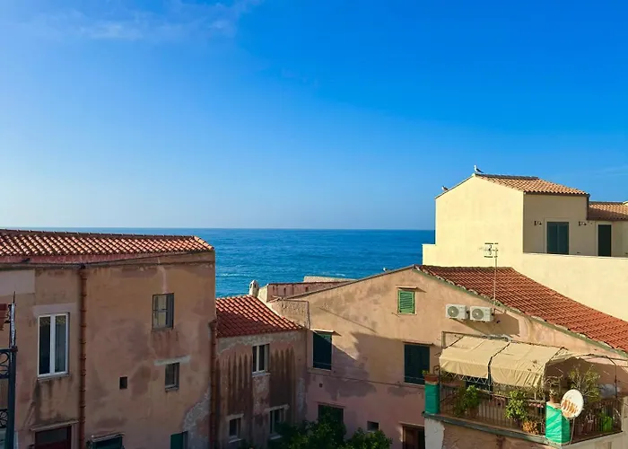 Vittorio Emanuele Street House *