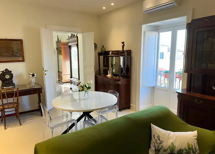 Vittorio Emanuele Street House