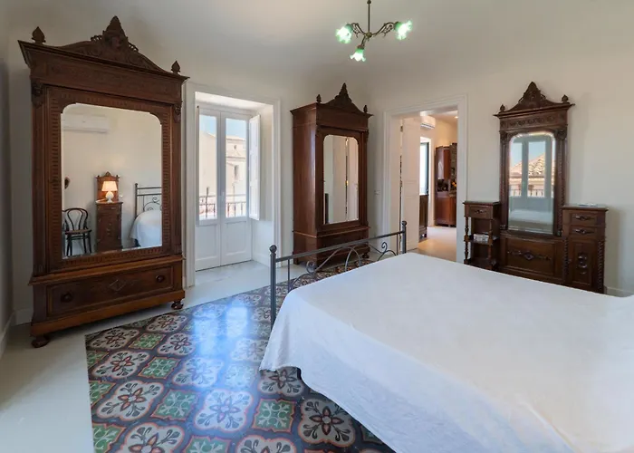 Vittorio Emanuele Street House