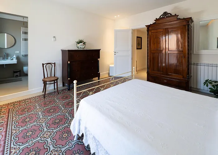 Vittorio Emanuele Street House * צ'פאלו