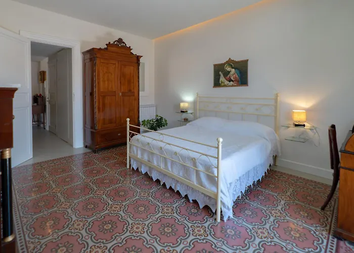 Vittorio Emanuele Street House *